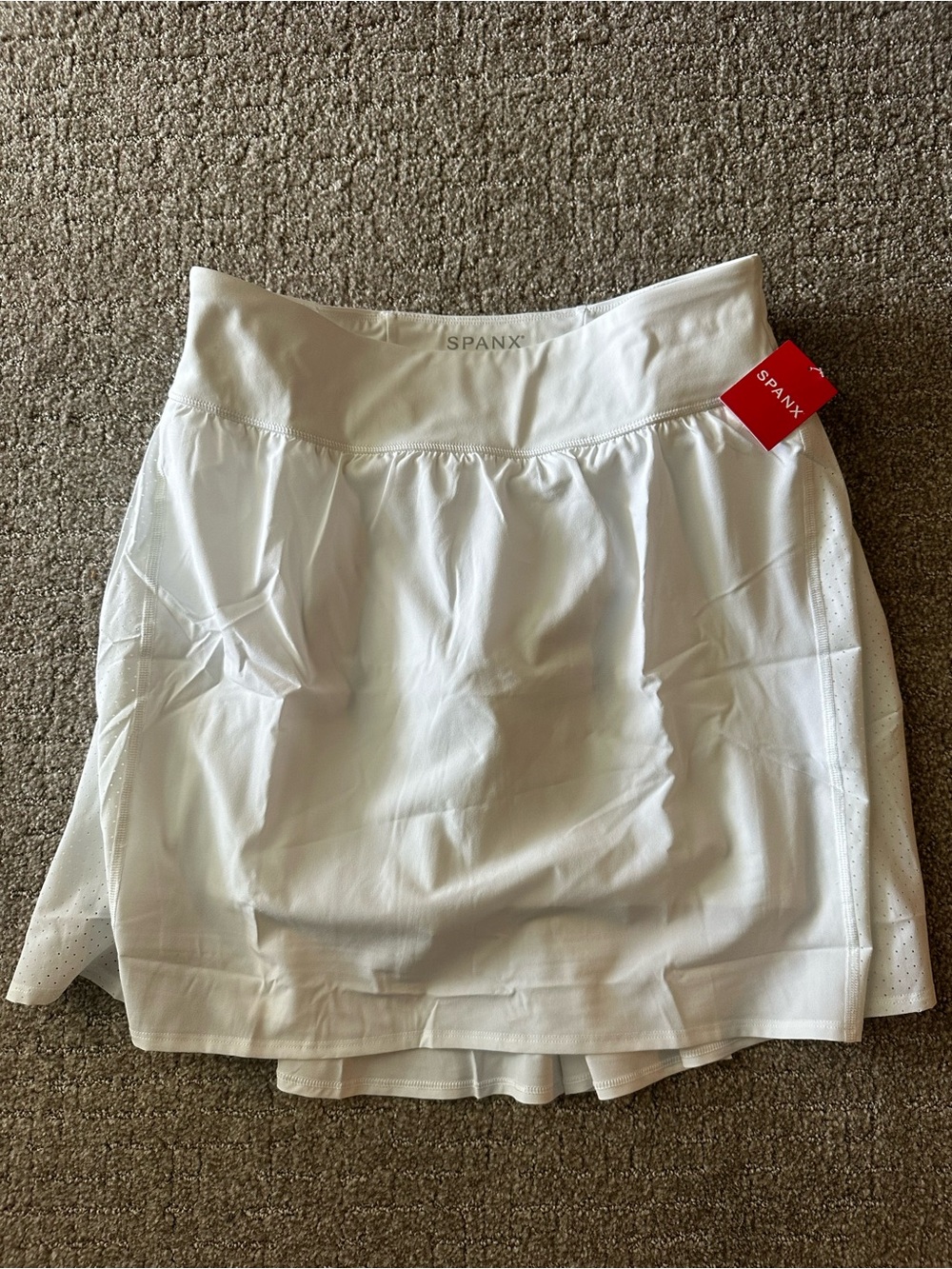 SPANX White Active Skirt with Built-In Liner 17” Size Large